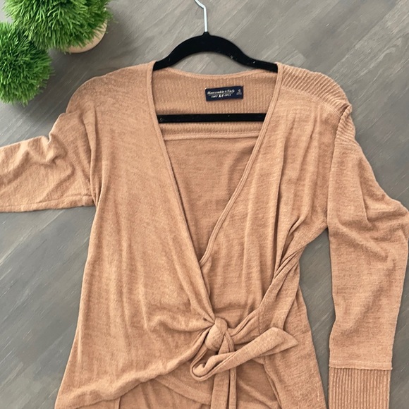 Abercrombie & Fitch Tops - Abercrombie faux wrap thin sweater